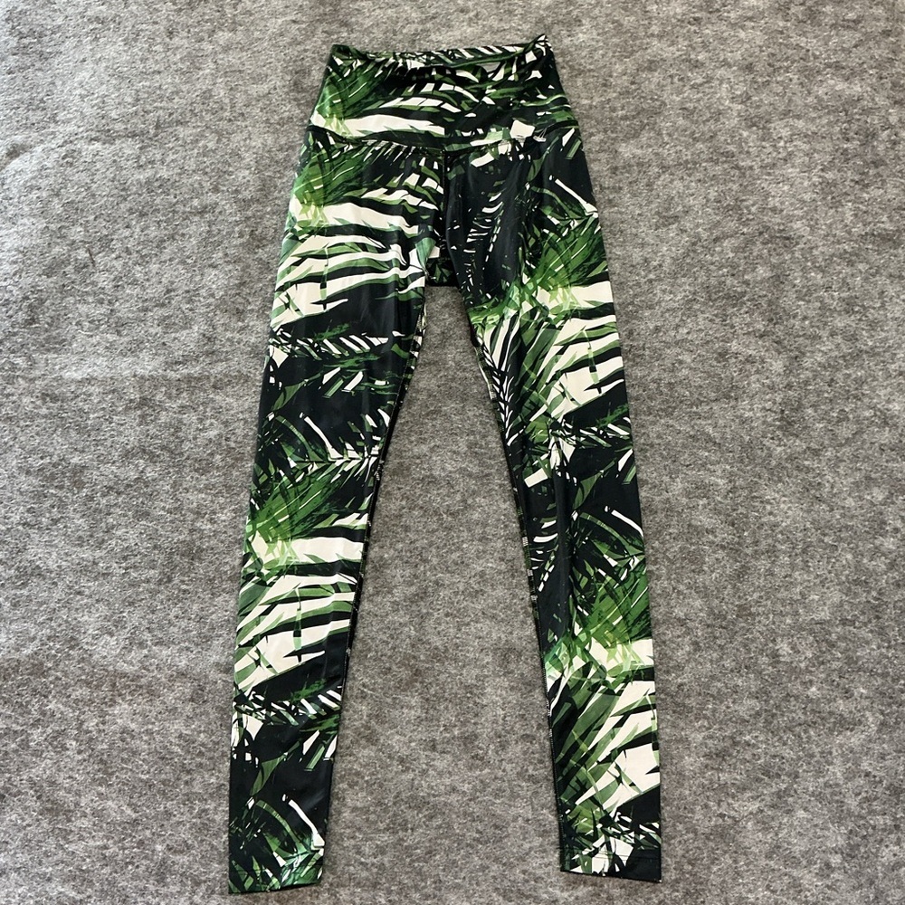 beyond Yoga Leaf Print Athletic Leggings A36